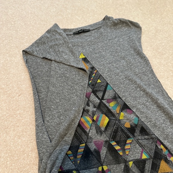 ‼️ Urban Outfitters Truly Madly Deeply Graphic Tee size L - Picture 2 of 4